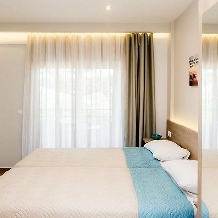 Lola'S Hotel Platanias  Exterior photo