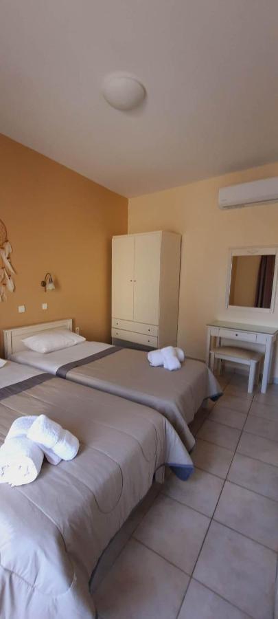 Lola'S Hotel Platanias  Exterior photo