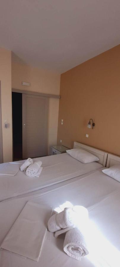 Lola'S Hotel Platanias  Exterior photo