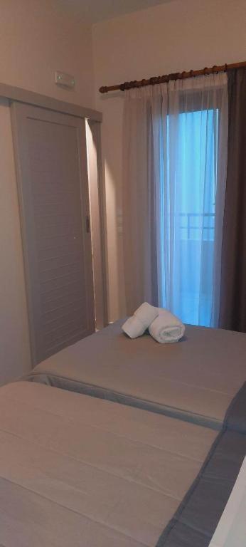 Lola'S Hotel Platanias  Exterior photo