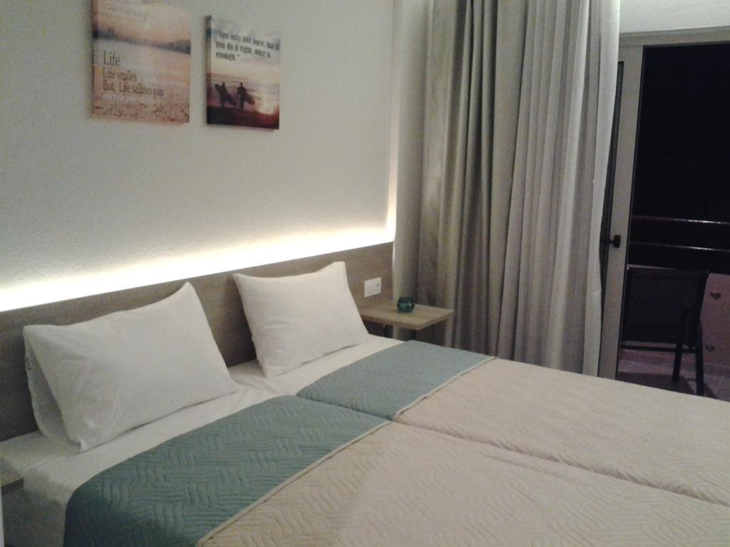 Lola'S Hotel Platanias  Exterior photo