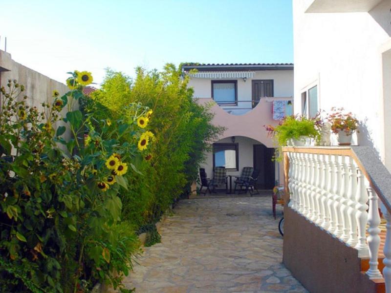 Lola'S Hotel Platanias  Exterior photo