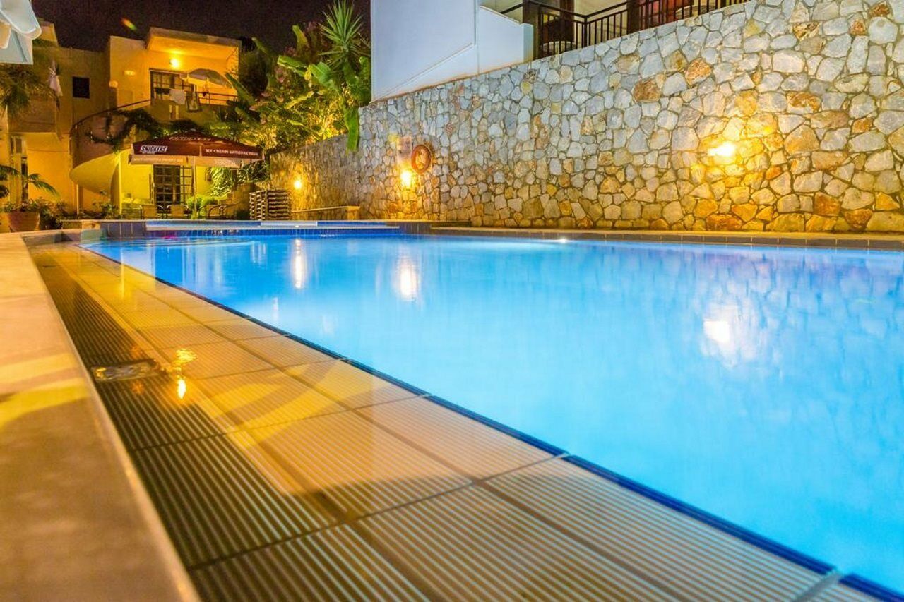 Lola'S Hotel Platanias  Exterior photo