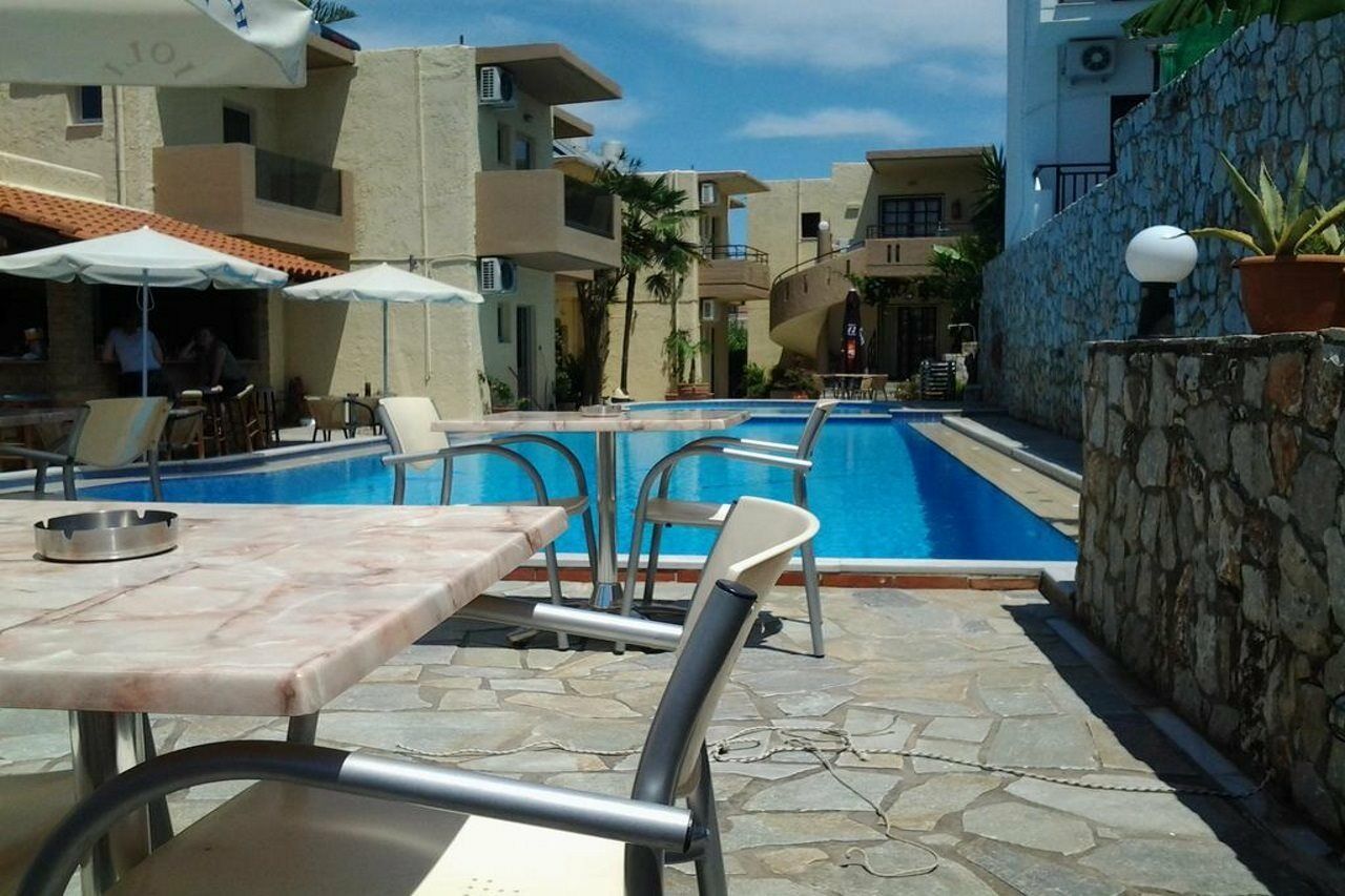 Lola'S Hotel Platanias  Exterior photo