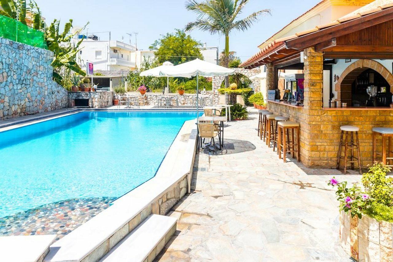 Lola'S Hotel Platanias  Exterior photo