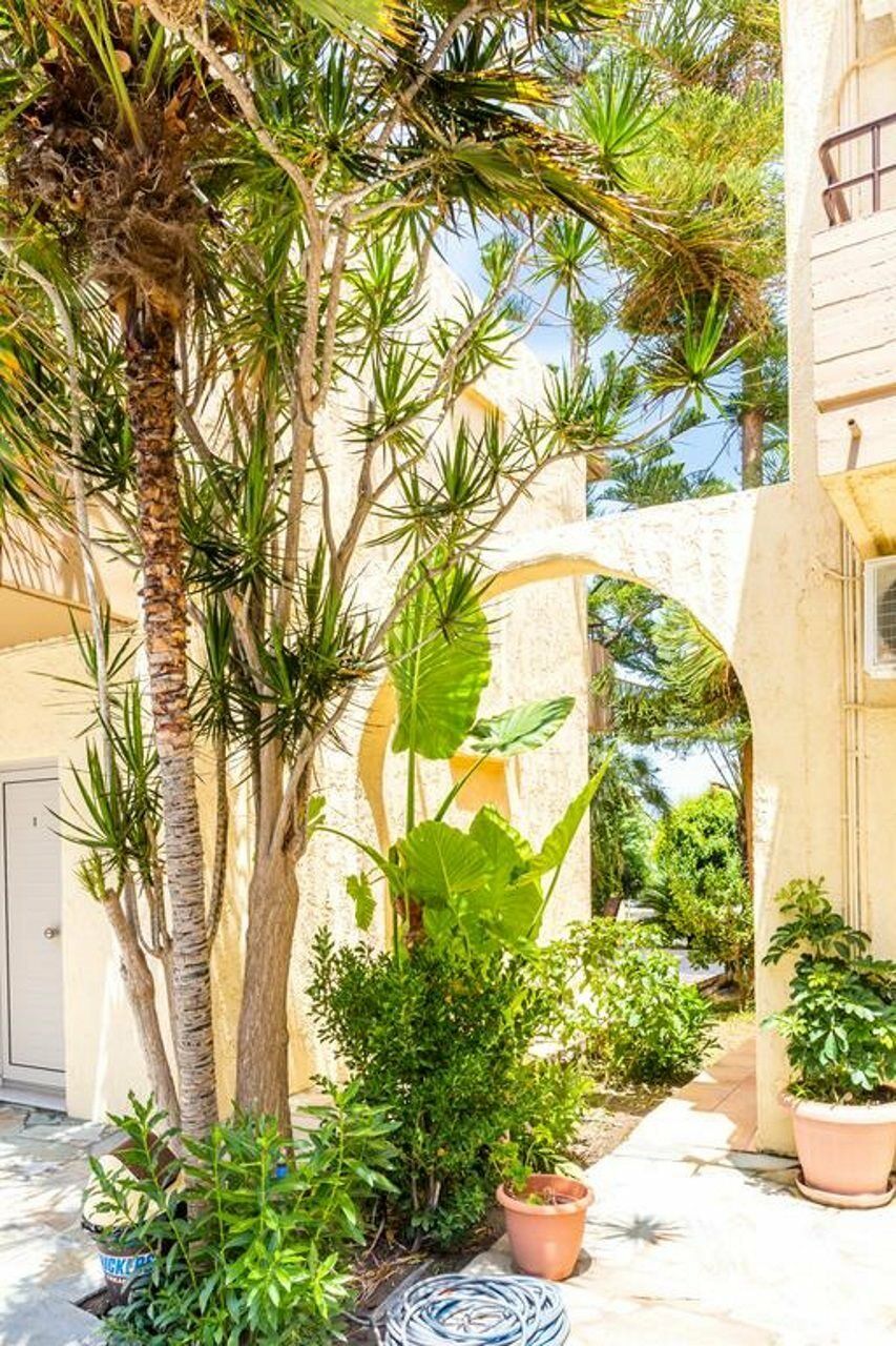 Lola'S Hotel Platanias  Exterior photo