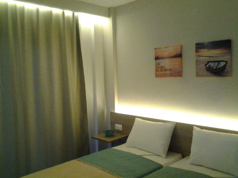 Lola'S Hotel Platanias  Exterior photo
